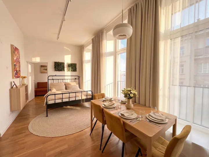 Essbereich – Stadtapartment mit zwei Doppelbetten