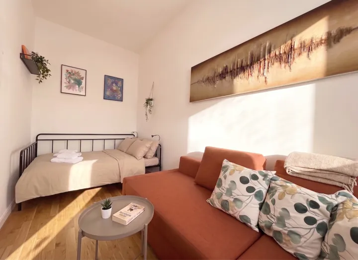 Schlafzimmer – Stadtapartment mit zwei Doppelbetten