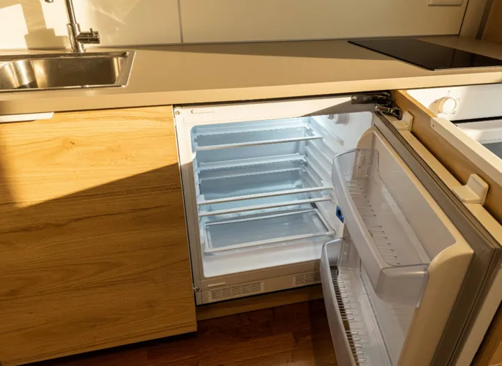 Voll ausgestattete Küche – Drei-Zimmer-Apartment