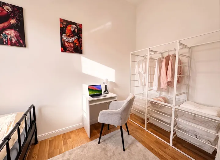 Büro – Drei-Zimmer-Apartment