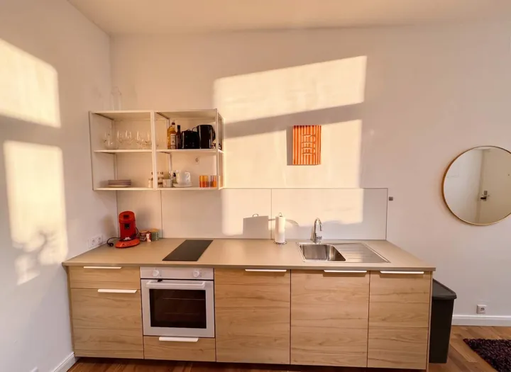 Voll ausgestattete Küche – Kompaktes Zwei-Zimmer-Apartment