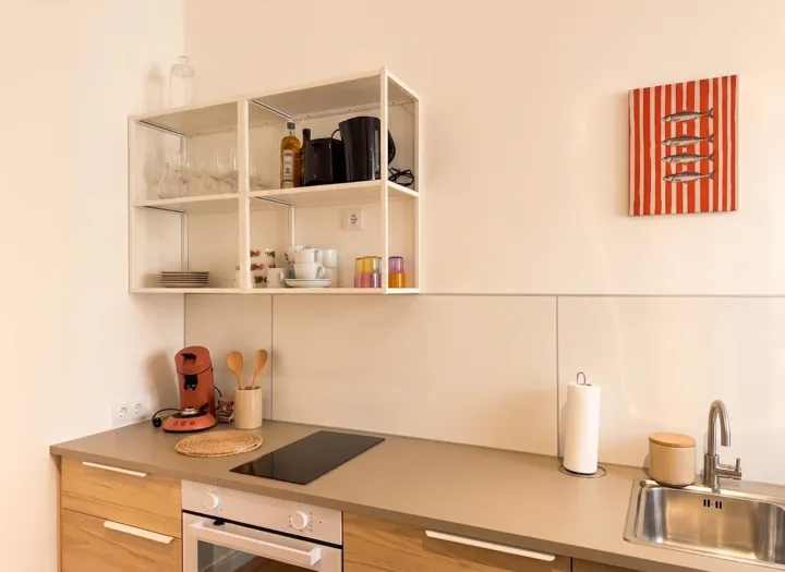 Voll ausgestattete Küche – Kompaktes Zwei-Zimmer-Apartment