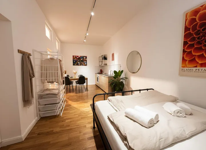 Schlafzimmer 1 – Kompaktes Zwei-Zimmer-Apartment