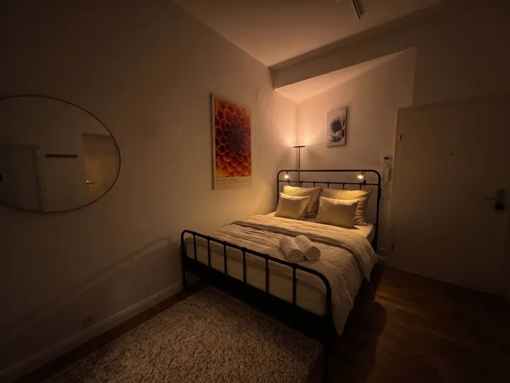 Schlafzimmer 1 – Kompaktes Zwei-Zimmer-Apartment