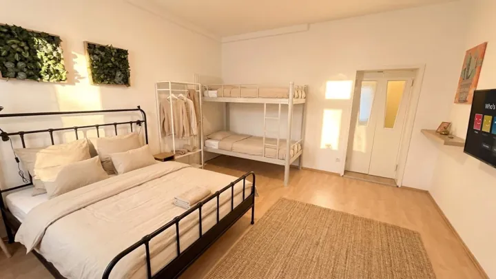 Schlafzimmer 2 – Familien-Apartment mit Etagenbett